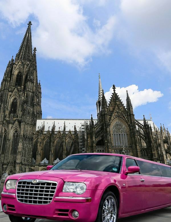 pinke Stretchlimousine vor dem Kölner Dom